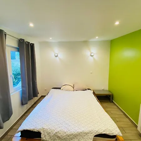 Appt F2 Bis Entiere Avec Parking A Jardin Des Plantes, Ruan