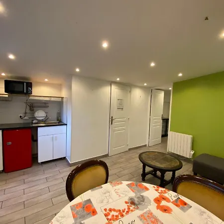 Appt F2 Bis Entiere Avec Parking A Jardin Des Plantes, * Rouen