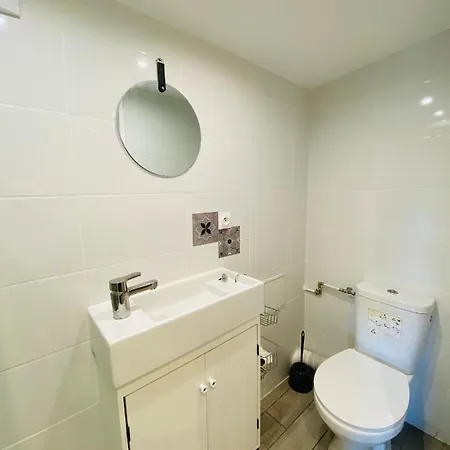 Appt F2 Bis Entiere Avec Parking A Jardin Des Plantes,