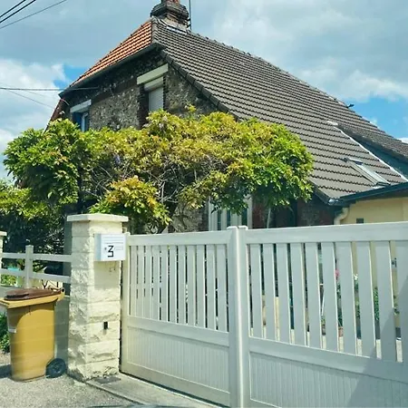 Appt F2 Bis Entiere Avec Parking A Jardin Des Plantes, Apartment