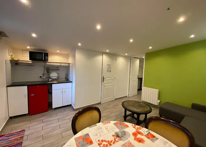 Appt F2 Bis Entiere Avec Parking A Jardin Des Plantes, * Rouen