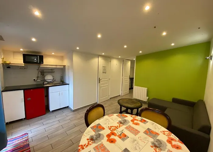 Appt F2 Bis Entiere Avec Parking A Jardin Des Plantes, * Rouen